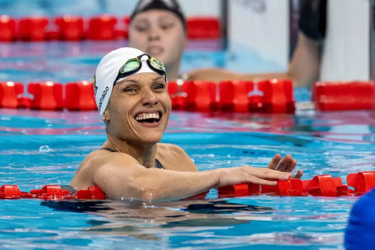 Descubra quem é Carol Santiago, a paratleta que se tornou a maior medalhista de ouro do país na história